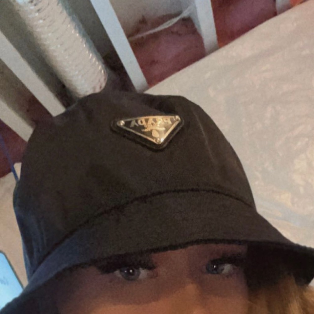 Prada look alike bucket hat